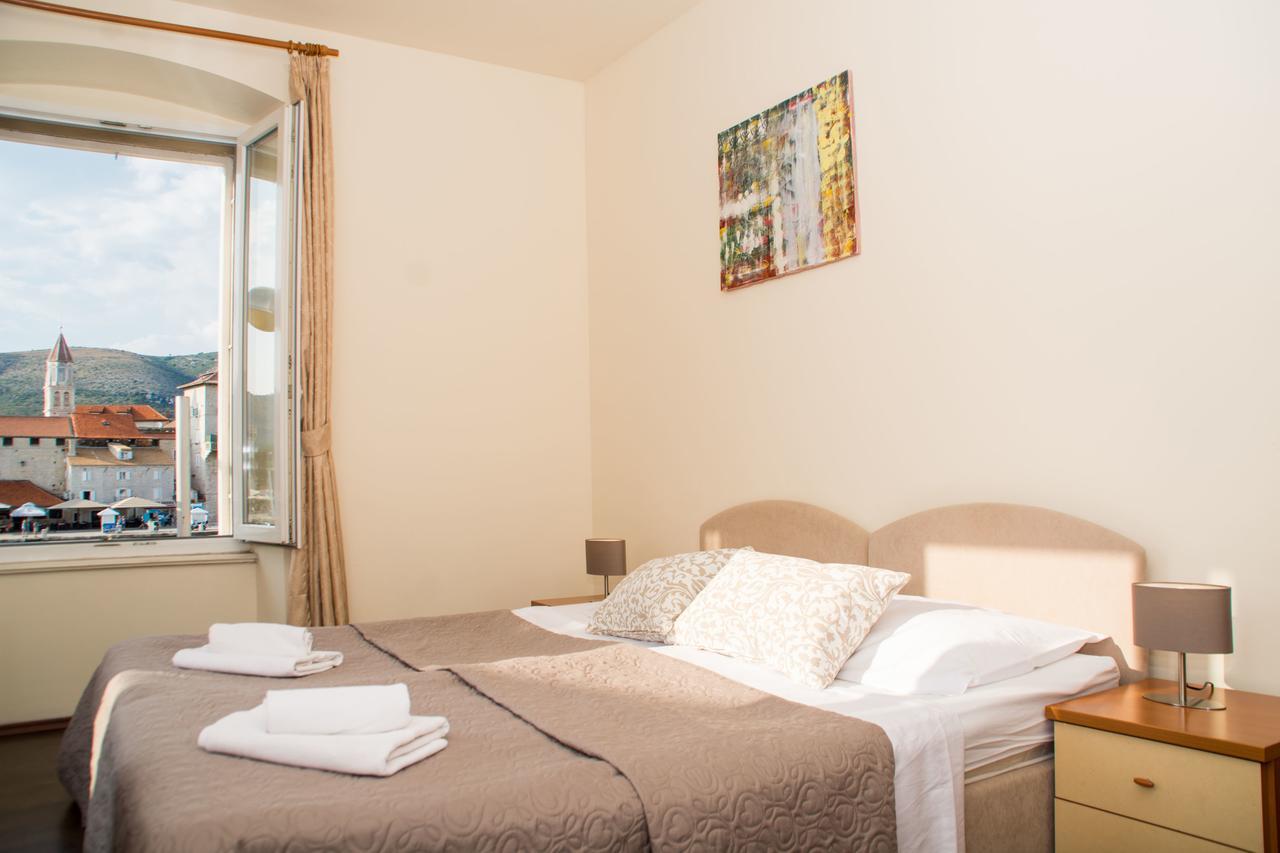 Rooms Villa Liza トロギール エクステリア 写真